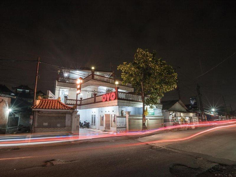 Oyo 580 Losmen Cikuda Hotel 2*