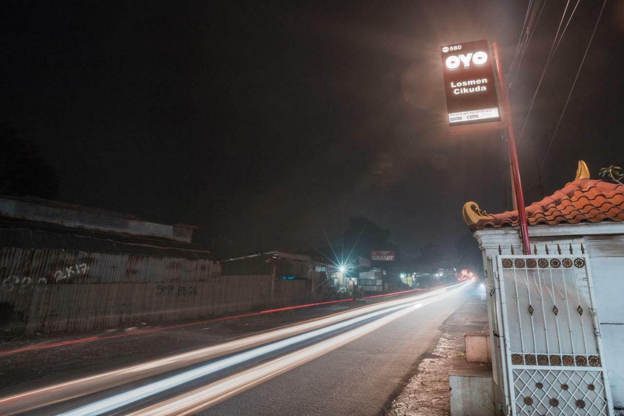 Oyo 580 Losmen Cikuda Hotel Bogor
